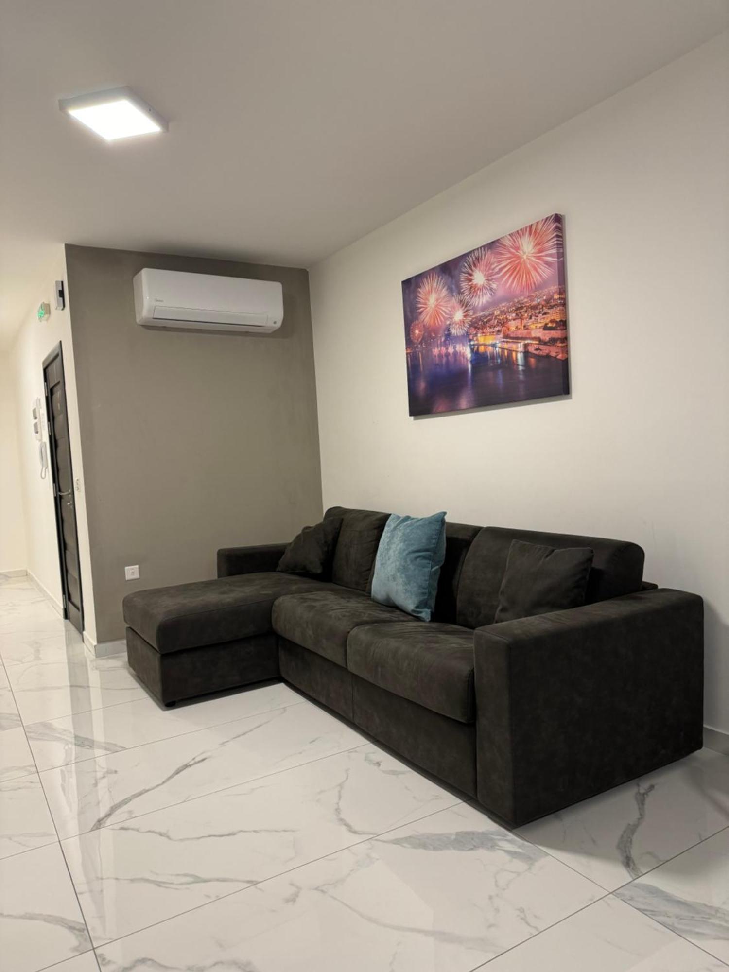 New And Modern Home In Bugibba, Great Location خليج سانت بول المظهر الخارجي الصورة