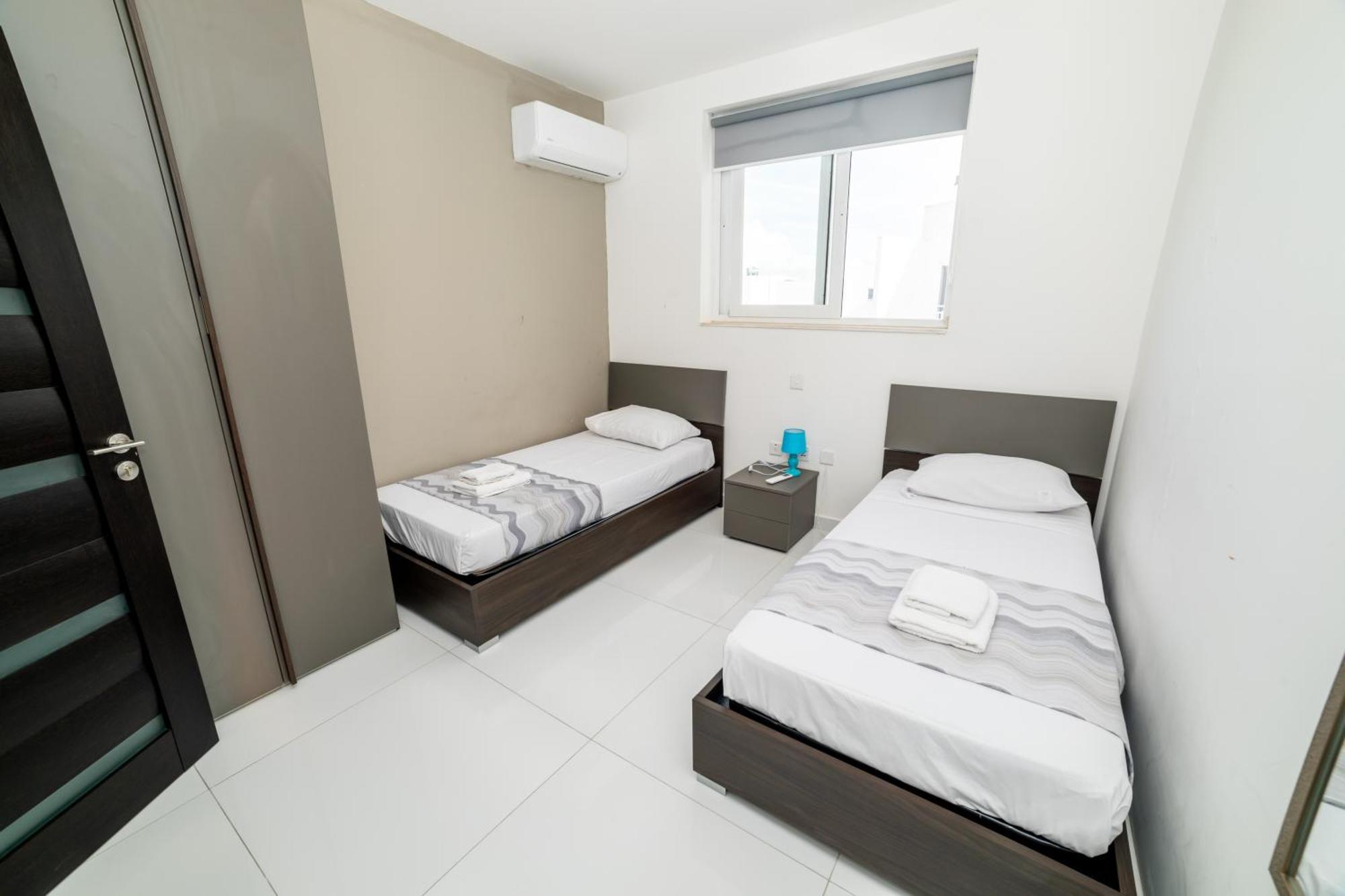 New And Modern Home In Bugibba, Great Location خليج سانت بول المظهر الخارجي الصورة